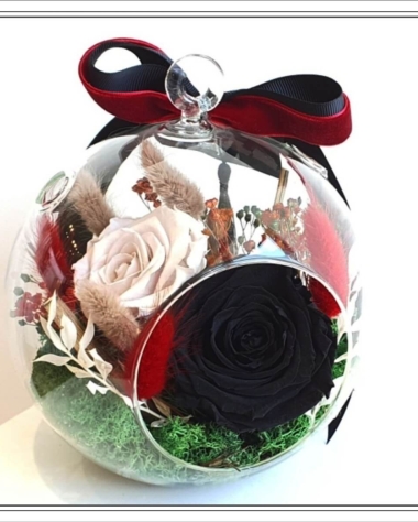 DOUBLE BLACK PRESERVED ROSE IN A GLASS DOME